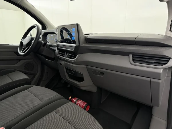 VOLKSWAGEN Transporter T7 32 Combi Lwb (2025) — foto 10 van 18