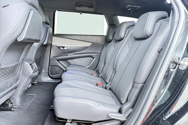 Peugeot 5008 (2024) — foto 16 van 17