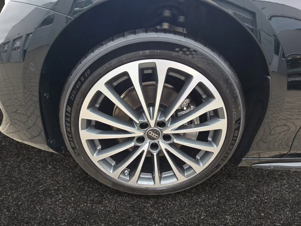 AUDI A6 e-hybrid (PHEV) (2025) — foto 11 van 24