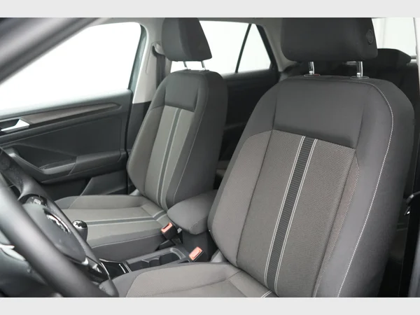 VOLKSWAGEN T-Roc (2019) — foto 8 van 24