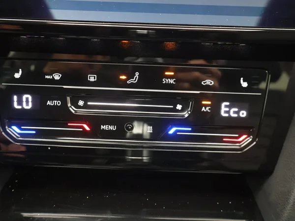 Volkswagen Arteon (2022) — foto 2 van 18