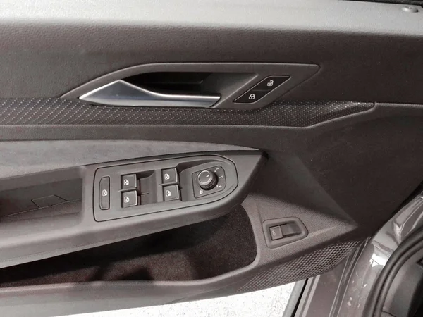 VOLKSWAGEN Golf VIII SW (2024) — foto 5 van 15