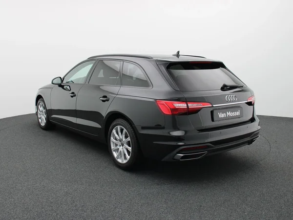 Audi A4 (2022) — foto 2 van 9