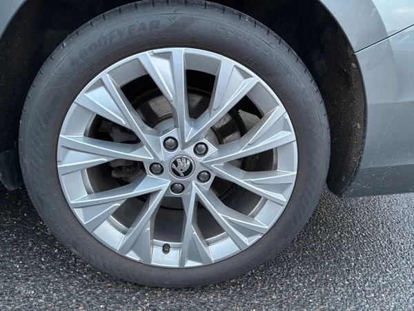 SKODA Superb Combi (2024) — foto 6 van 24