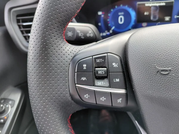 Ford Kuga (2023) — foto 11 van 21