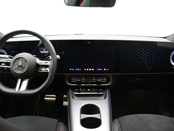 Mercedes-Benz CLA (2025) — foto 13 van 27