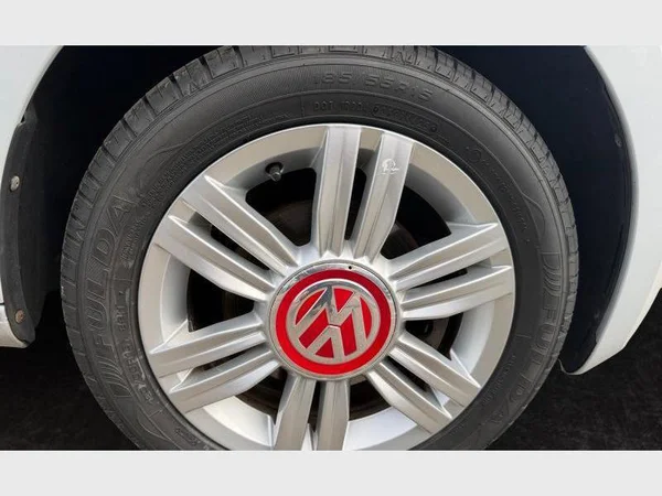 Volkswagen UP! (2017) — foto 13 van 25