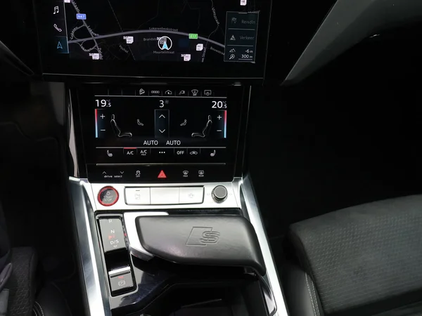 AUDI e-tron Sportback S (2022) — foto 8 van 20