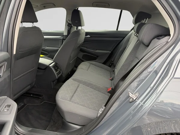 VOLKSWAGEN Golf VIII (2023) — foto 9 van 10