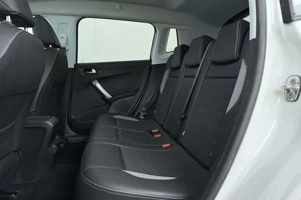 Peugeot 2008 (2019) — foto 23 van 24