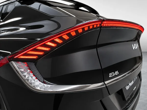 Kia EV6 (2023) — foto 16 van 26