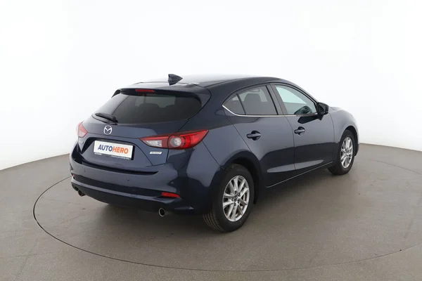Mazda 3 (2018) — foto 12 van 16