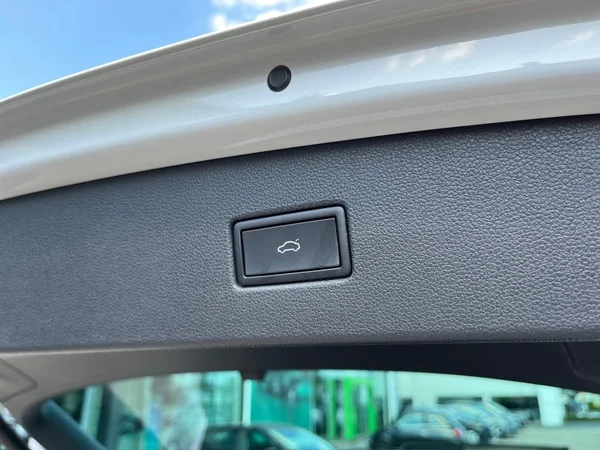 VOLKSWAGEN Tiguan (2022) — foto 20 van 22