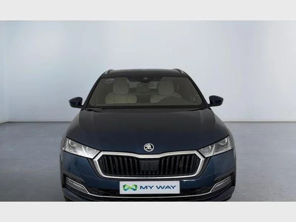 Skoda Octavia Combi (2023) — foto 8 van 15