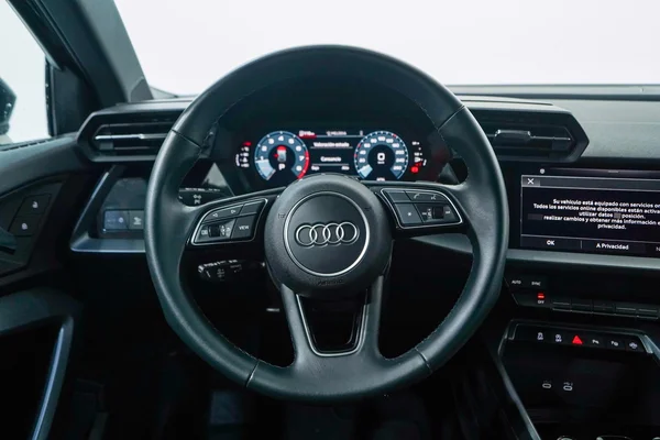 Audi A3 Sportback (2024) — foto 9 van 43