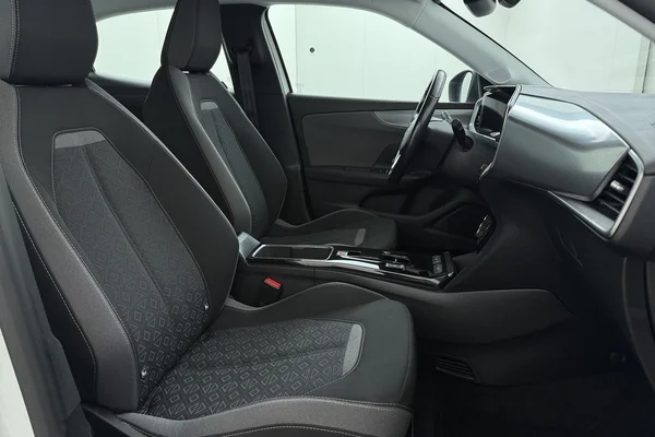 Opel E-Mokka (2022) — foto 16 van 18