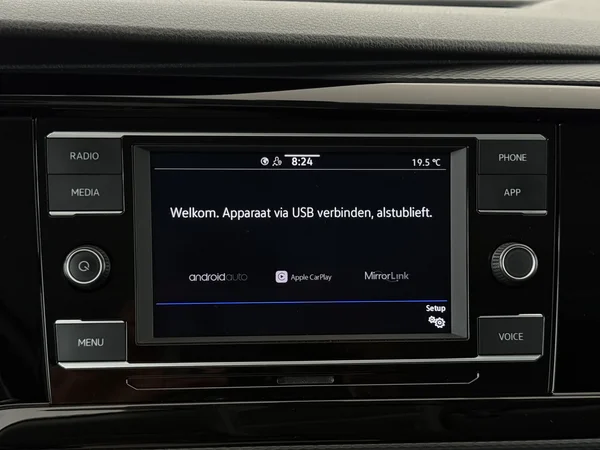 VOLKSWAGEN California (2021) — foto 13 van 26