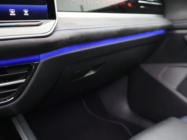 VOLKSWAGEN Passat SW (2024) — foto 20 van 32