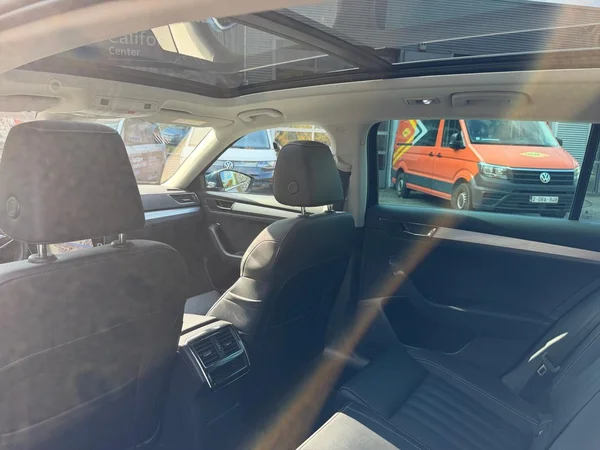 SKODA Superb Combi (2024) — foto 11 van 20