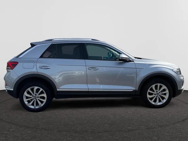 VOLKSWAGEN T-Roc (2022) — foto 23 van 25