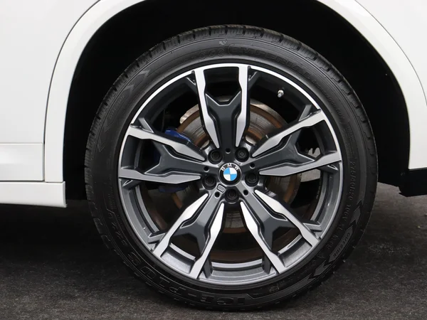BMW X4 (2022) — foto 7 van 29