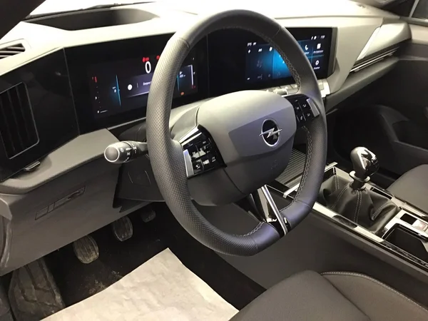 Opel Astra Sports Tourer (2025) — foto 2 van 40