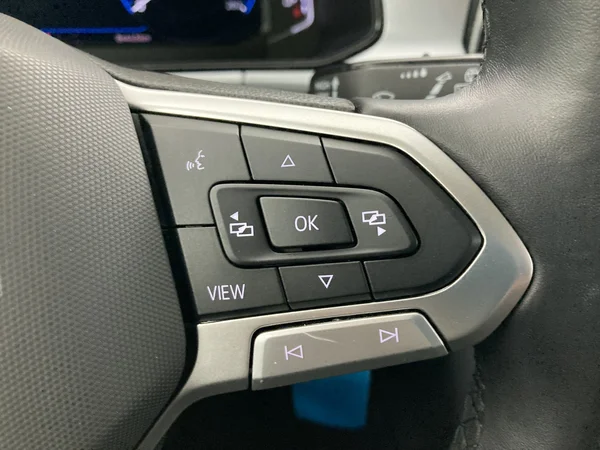 VOLKSWAGEN T-Roc (2022) — foto 18 van 36