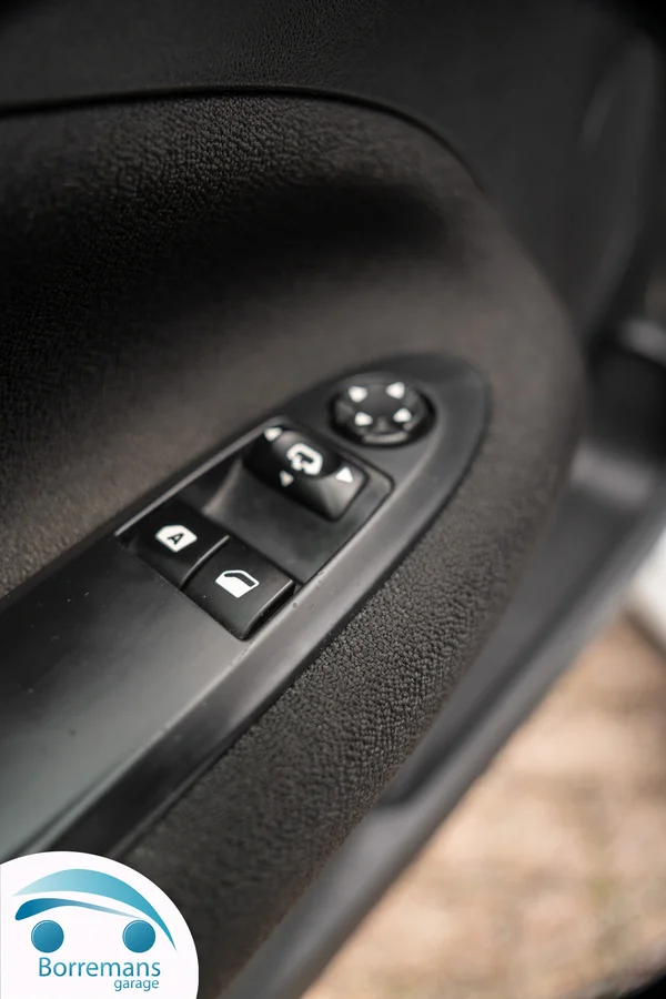 Citroen DS3 (2015) — foto 4 van 37