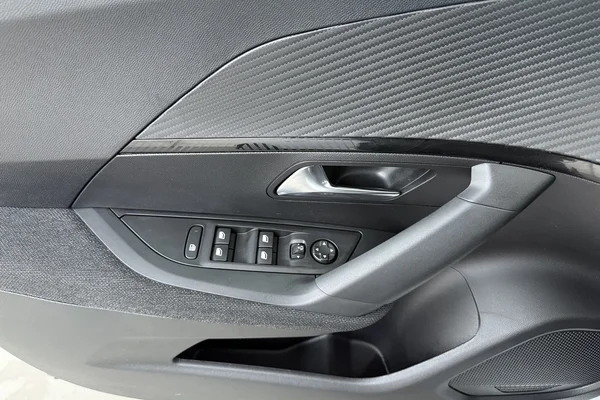 Peugeot 2008 (2025) — foto 8 van 17
