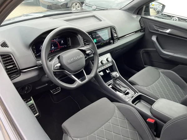 SKODA Karoq (2025) — foto 8 van 23
