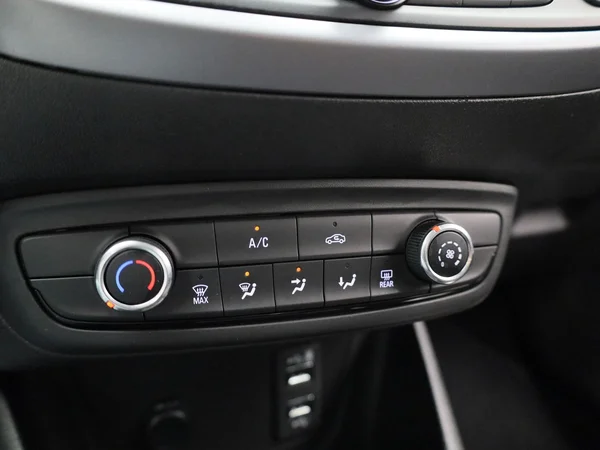 Opel Crossland X (2021) — foto 18 van 35