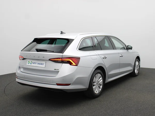 SKODA Octavia Combi (2023) — foto 11 van 18