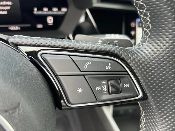 AUDI A3 Sportback (2023) — foto 27 van 34