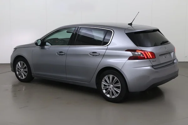 Peugeot 308 (2020) — foto 19 van 25