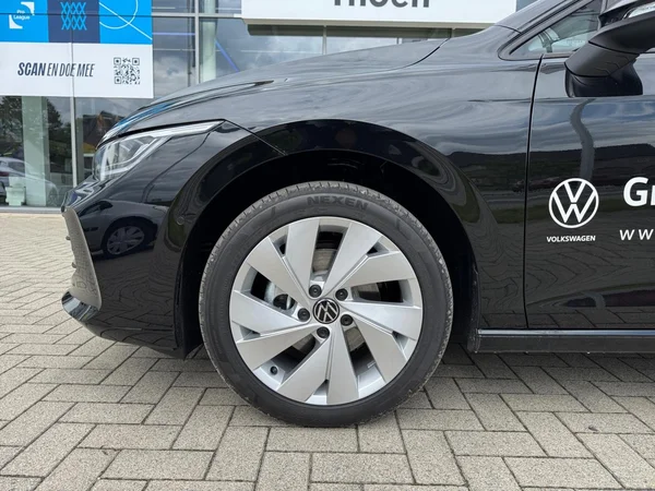VOLKSWAGEN Golf VIII (2026) — foto 16 van 24