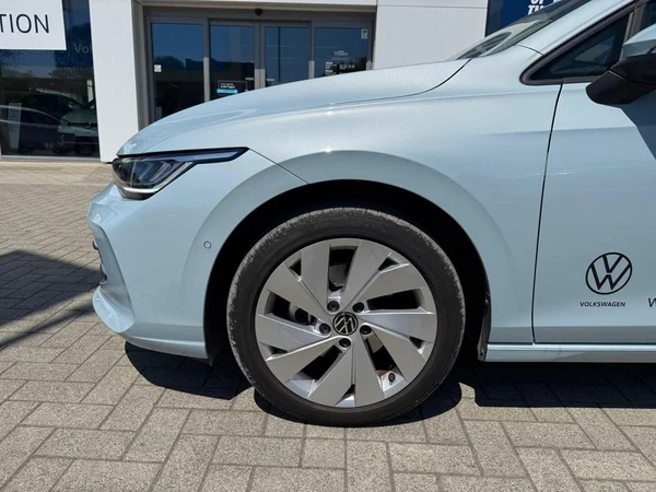 VOLKSWAGEN Golf VIII (2025) — foto 16 van 24