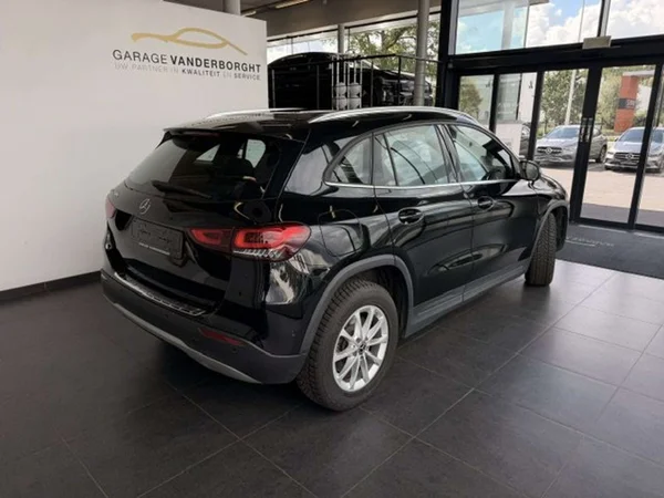 Mercedes-Benz GLA (2023) — foto 17 van 22