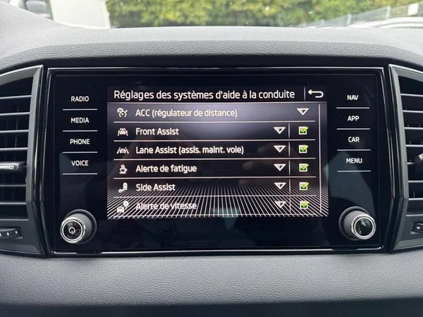SKODA Karoq Dsl (2025) — foto 20 van 32