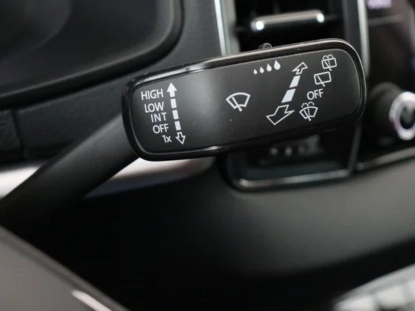 SKODA Karoq (2023) — foto 15 van 27
