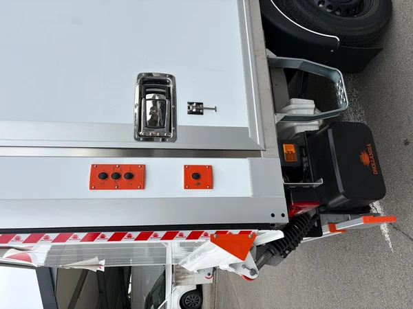 VOLKSWAGEN Crafter 40 (35) Lwb Dsl (2026) — foto 9 van 24