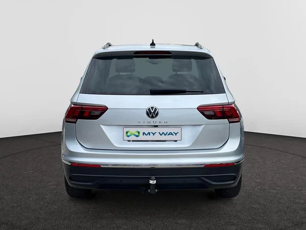 VOLKSWAGEN Tiguan (2021) — foto 15 van 22