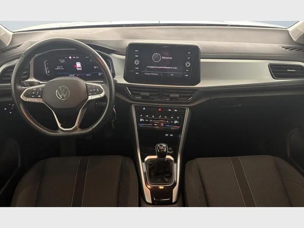 Volkswagen T-Roc (2023) — foto 3 van 24
