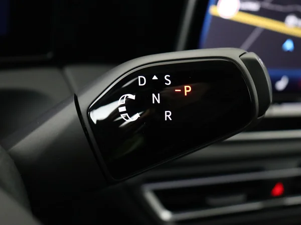 VOLKSWAGEN Tiguan (2025) — foto 4 van 35