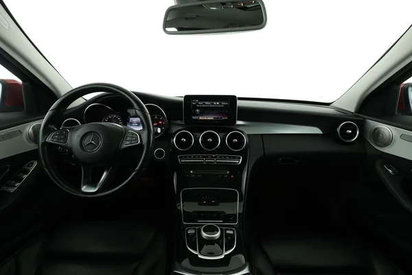 Mercedes-Benz C-Klasse (2018) — foto 3 van 16