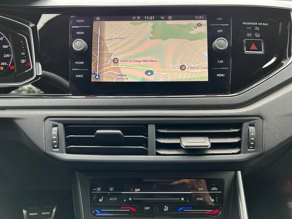 VOLKSWAGEN Taigo (2023) — foto 4 van 24