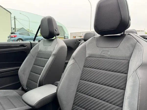 Volkswagen T-Roc (2023) — foto 24 van 26