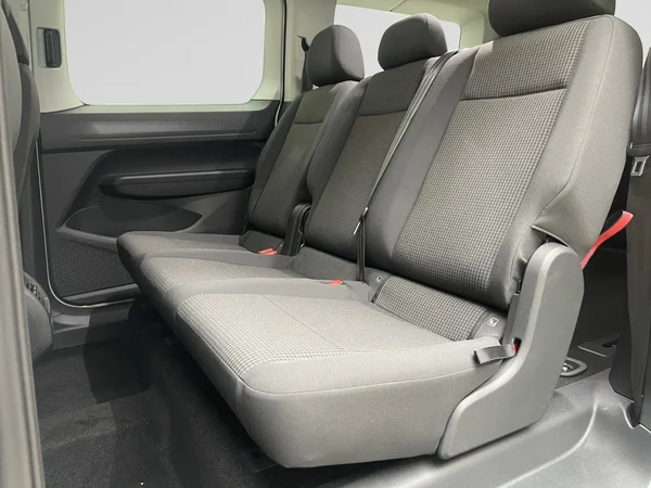 VOLKSWAGEN Caddy Maxi (2026) — foto 3 van 8