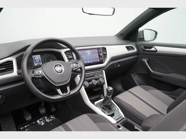 VOLKSWAGEN T-Roc Cabriolet (2021) — foto 16 van 26