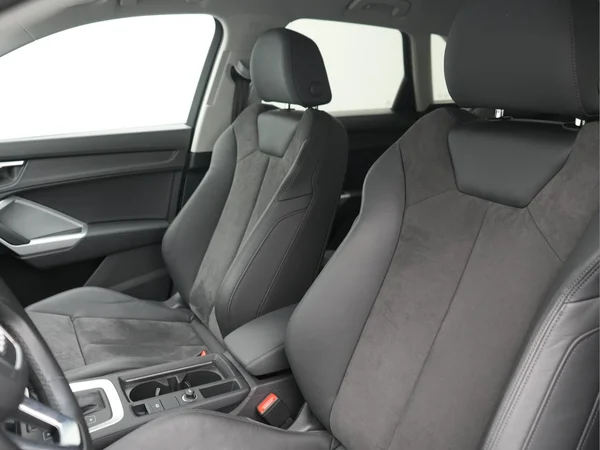 AUDI Q3 PHEV (2022) — foto 29 van 29