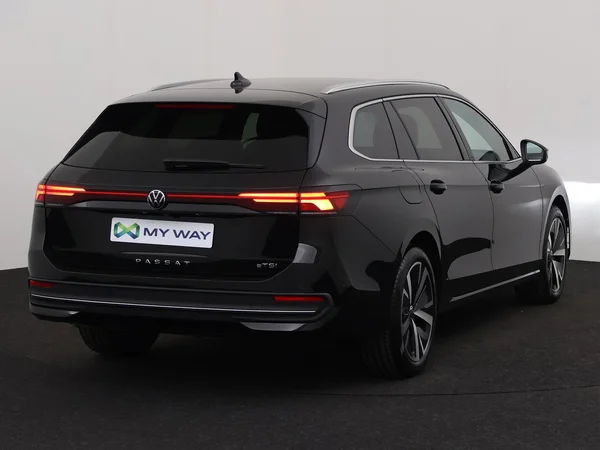 VOLKSWAGEN Passat SW (2025) — foto 12 van 19
